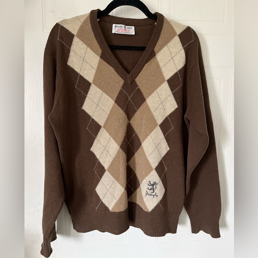 Pringle Sports Scotland V Neck Centre Argyle Lambswool Jumper in Brown